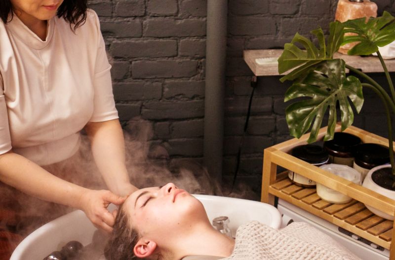 Học nghề spa, nail hoặc gội đầu dưỡng sinh